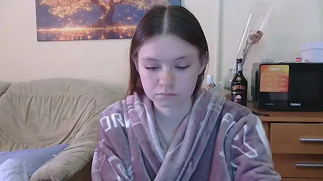 JessicaHolland1 online show from May 19, 2026, 5:14 am
