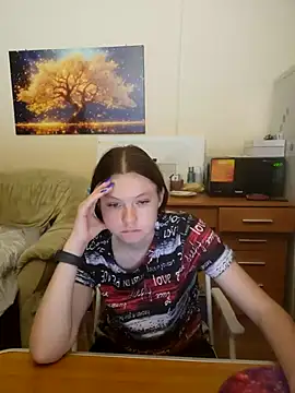 JessicaHolland1 online show from June 21, 2026, 6:21 pm