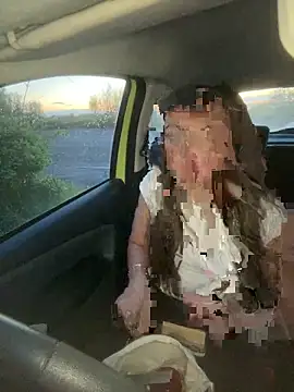 MiaLovesxxx online show from April 27, 2026, 7:56 pm