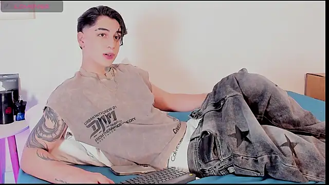 Snapshot of Thiago_angel chatting on May 3, 2026, 12:16 am Thiago angel online show from May 3, 2026, 12:16 am