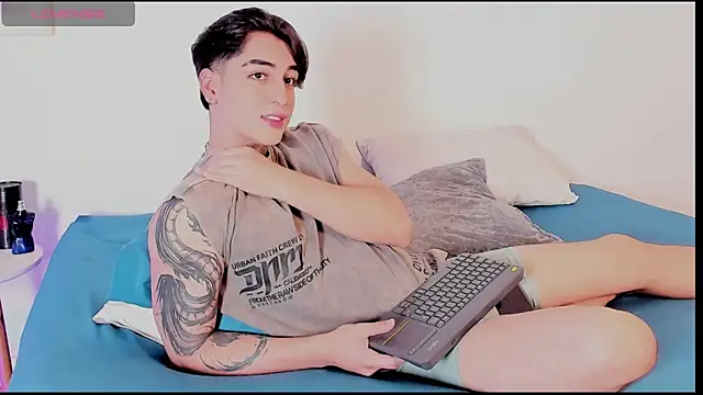 Snapshot of Thiago_angel chatting on May 12, 2026, 2:30 am Thiago angel online show from May 12, 2026, 2:30 am