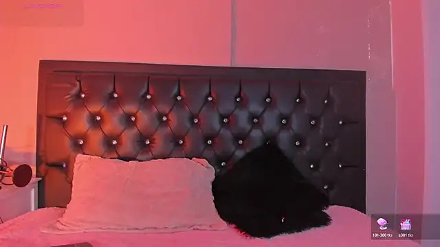 hugeboobs-ebony online show from May 11, 2026, 9:23 pm