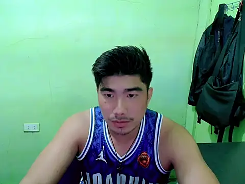 Snapshot of Hunkfireman chatting on May 7, 2026, 11:32 pm Hunkfireman online show from May 7, 2026, 11:32 pm