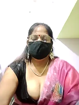 Snapshot of SEEMA_012 chatting on May 16, 2026, 4:42 am SEEMA 012 online show from May 16, 2026, 4:42 am