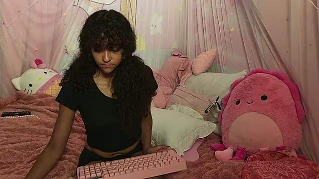 mia hart online show from June 30, 2026, 5:19 am
