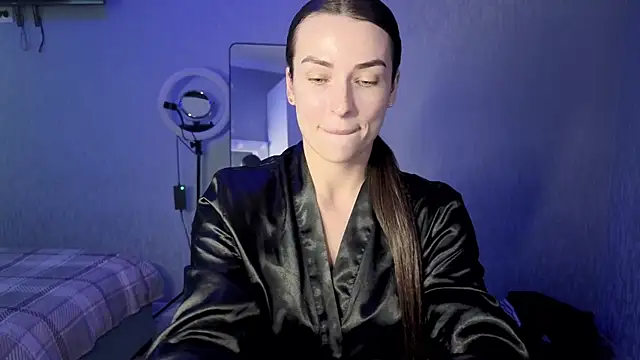 Kira  love1 online show from June 9, 2026, 12:06 pm