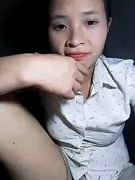 Snapshot of Liss-mimi chatting on April 15, 2026, 10:33 am Liss-mimi online show from April 15, 2026, 10:33 am