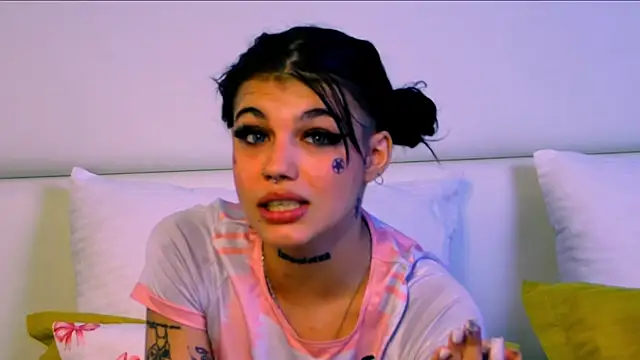 YasminnStorm online show from June 20, 2026, 4:59 am