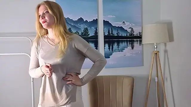 Snapshot of DelisaFroyd chatting on April 4, 2026, 6:44 am DelisaFroyd online show from April 4, 2026, 6:44 am