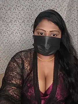 Romantic Woman online show from June 6, 2026, 7:07 pm