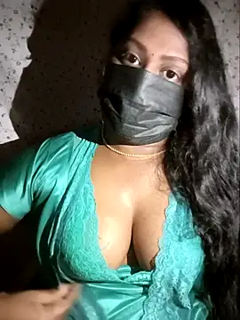 Romantic Woman online show from June 8, 2026, 7:47 pm
