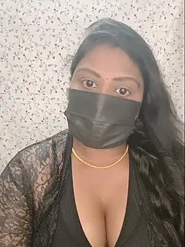 Romantic Woman online show from June 9, 2026, 8:31 pm