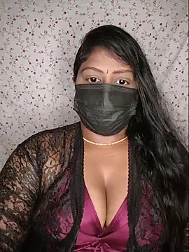 Romantic Woman online show from June 20, 2026, 6:22 pm