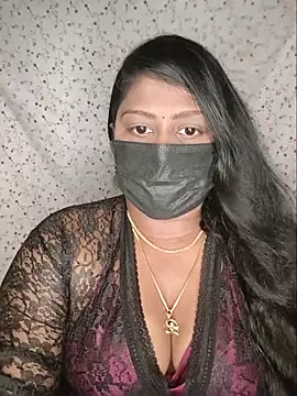 Romantic Woman online show from July 20, 2026, 5:26 pm