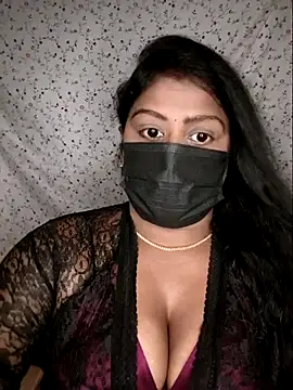 Romantic Woman online show from July 31, 2026, 6:51 pm