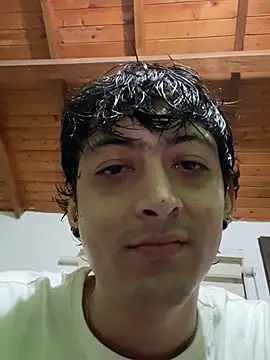 Snapshot of Tayler1822 chatting on April 4, 2026, 1:04 am Tayler1822 online show from April 4, 2026, 1:04 am