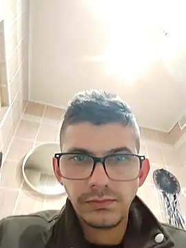 ENzFa online show from April 4, 2026, 10:51 pm