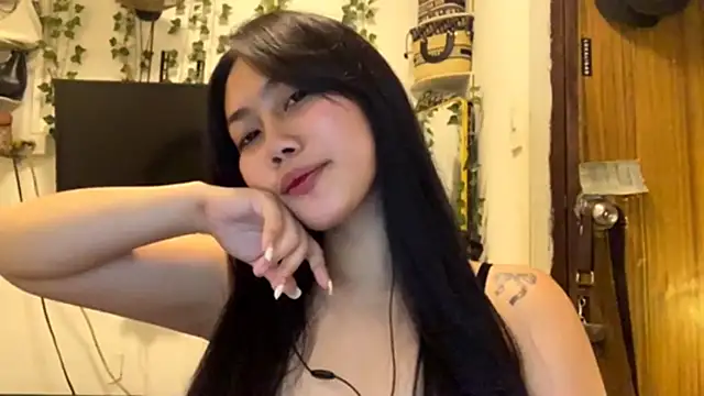GlindaDejardin online show from April 12, 2026, 5:07 pm