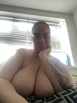 Snapshot of shayyxo chatting on May 6, 2026, 8:52 am shayyxo online show from May 6, 2026, 8:52 am