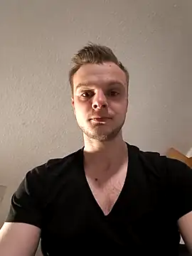 Snapshot of CuteDenno chatting on April 6, 2026, 6:53 pm CuteDenno online show from April 6, 2026, 6:53 pm