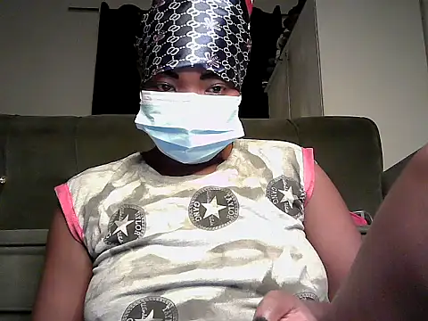 Snapshot of JoanBright_ chatting on April 18, 2026, 9:04 pm JoanBright online show from April 18, 2026, 9:04 pm