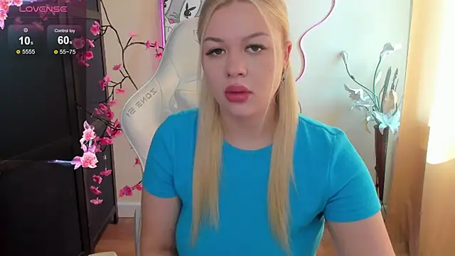 Snapshot of AmeliePeach chatting on June 16, 2026, 1:52 am AmeliePeach online show from June 16, 2026, 1:52 am