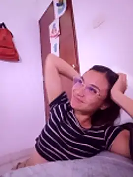 Snapshot of Leticia_Hinkley_ chatting on April 14, 2026, 11:44 pm Leticia Hinkley online show from April 14, 2026, 11:44 pm