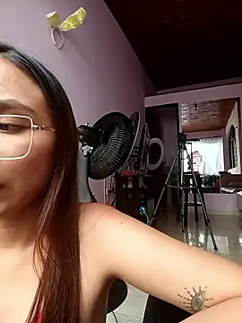 Snapshot of Leticia_Hinkley_ chatting on April 18, 2026, 7:07 pm Leticia Hinkley online show from April 18, 2026, 7:07 pm