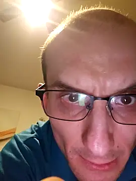 Snapshot of UpbeatXiphias chatting on April 7, 2026, 5:08 am UpbeatXiphias online show from April 7, 2026, 5:08 am