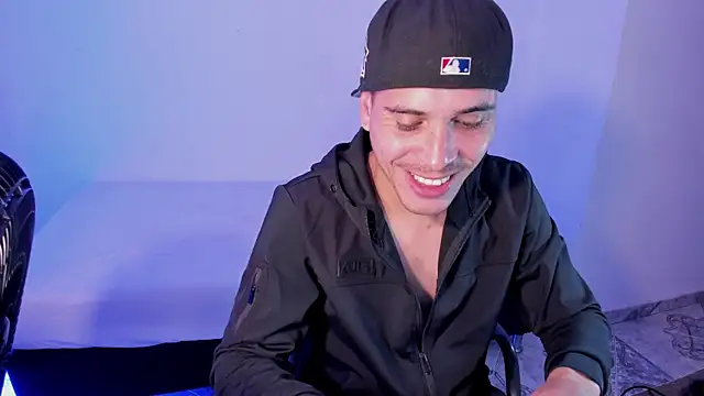 Axel  fierro online show from April 26, 2026, 8:17 pm