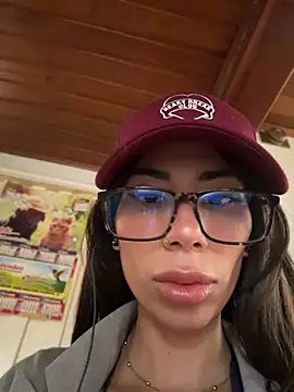 Snapshot of AlmaSajor_ chatting on May 14, 2026, 2:13 pm AlmaSajor online show from May 14, 2026, 2:13 pm
