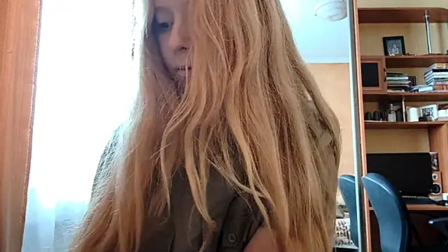 KateVibe 01 online show from April 14, 2026, 3:34 am