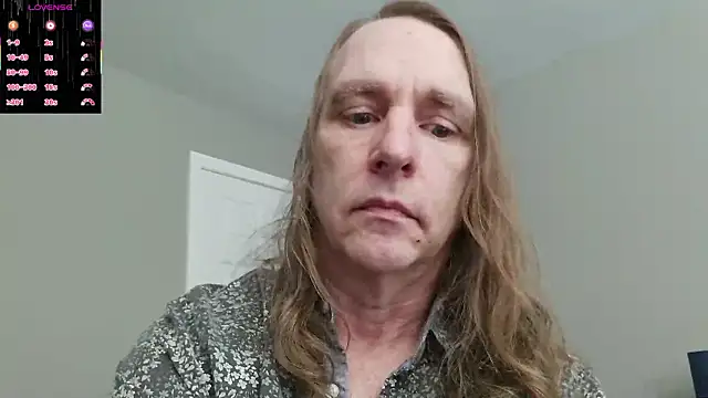 Snapshot of Magnus_Luv chatting on June 2, 2026, 6:43 pm Magnus Luv online show from June 2, 2026, 6:43 pm