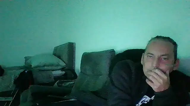 Snapshot of CanCumALot chatting on May 19, 2026, 10:27 pm CanCumALot online show from May 19, 2026, 10:27 pm