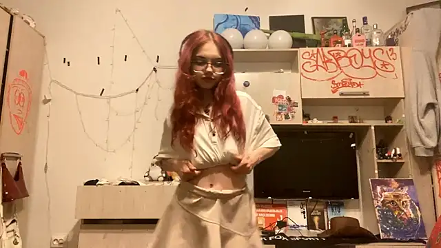Snapshot of RedHeadCat chatting on April 8, 2026, 9:26 pm RedHeadCat online show from April 8, 2026, 9:26 pm