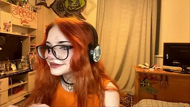 Snapshot of RedHeadCat chatting on May 20, 2026, 10:05 pm RedHeadCat online show from May 20, 2026, 10:05 pm