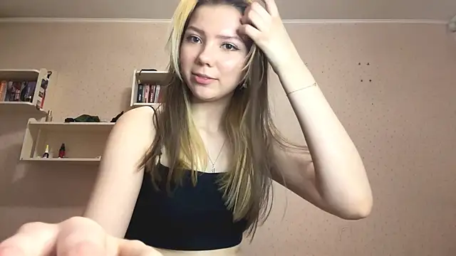 Snapshot of KeliVerde chatting on April 9, 2026, 6:24 pm KeliVerde online show from April 9, 2026, 6:24 pm