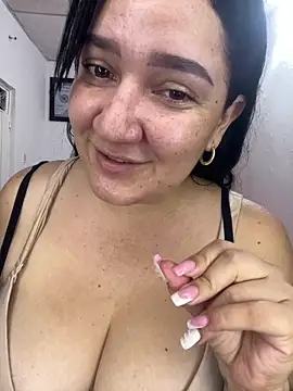 Snapshot of Fresita-12 chatting on May 2, 2026, 2:49 am Fresita-12 online show from May 2, 2026, 2:49 am