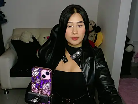 Snapshot of EvelynLeen_ chatting on April 18, 2026, 8:09 pm EvelynLeen online show from April 18, 2026, 8:09 pm
