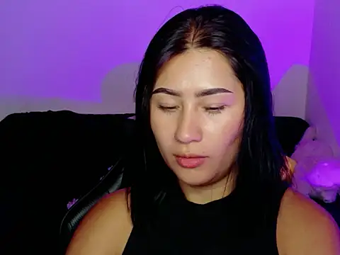 EvelynLeen  online show from July 10, 2026, 9:17 pm