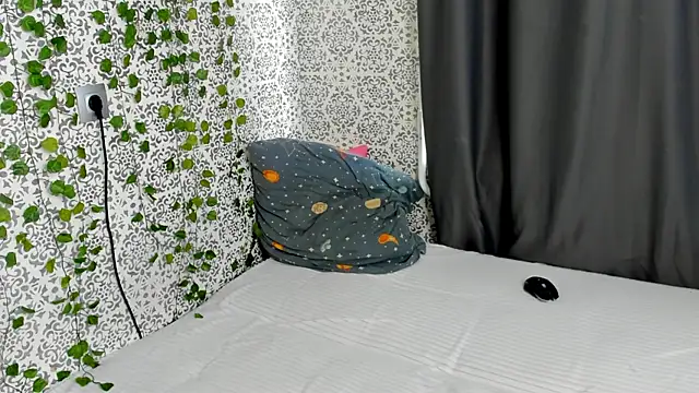 Snapshot of _Srifi_ chatting on May 16, 2026, 5:15 am Srifi online show from May 16, 2026, 5:15 am
