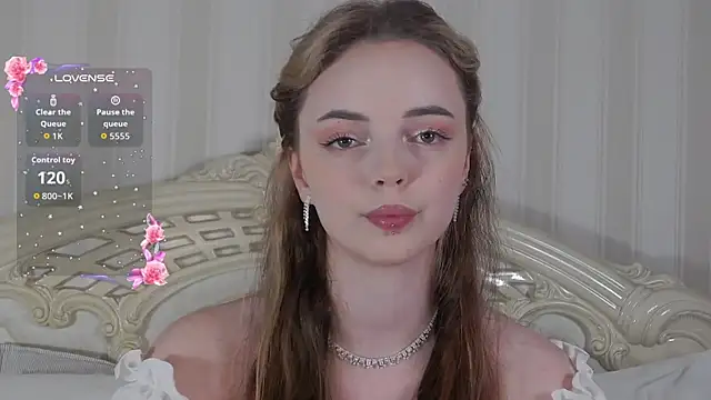 Snapshot of LianaGracee chatting on June 3, 2026, 9:34 am LianaGracee online show from June 3, 2026, 9:34 am