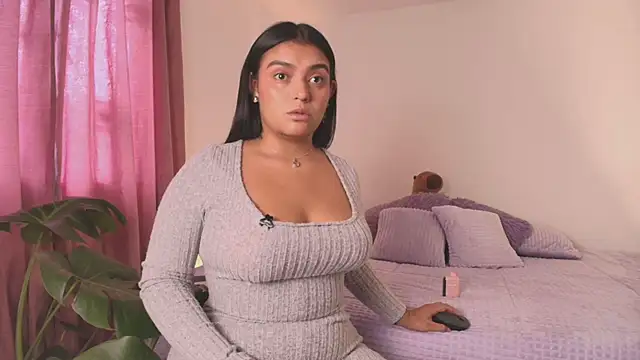Snapshot of Addela_ chatting on April 13, 2026, 7:08 pm Addela online show from April 13, 2026, 7:08 pm