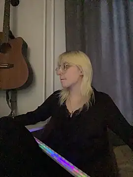 Picxel  online show from April 7, 2026, 2:34 am