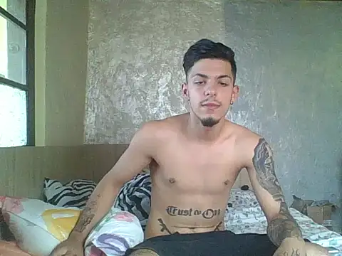 robertmrn112 online show from May 6, 2026, 5:57 am