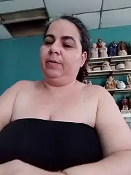 Snapshot of Golositadeamor chatting on May 15, 2026, 8:27 pm Golositadeamor online show from May 15, 2026, 8:27 pm