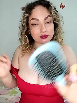 Snapshot of honey_hornie chatting on June 5, 2026, 1:23 am honey hornie online show from June 5, 2026, 1:23 am