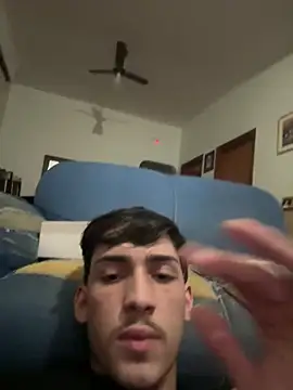 Snapshot of Dilofauro chatting on April 6, 2026, 2:42 am Dilofauro online show from April 6, 2026, 2:42 am