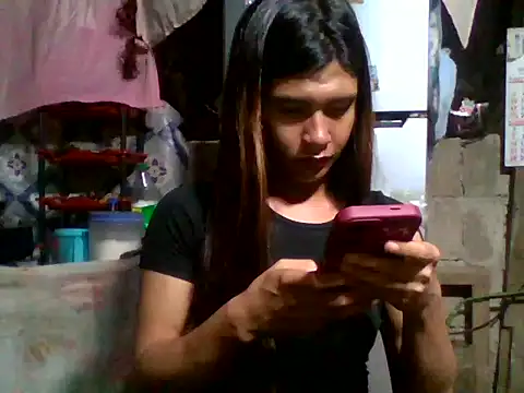 Snapshot of luna_veille chatting on May 13, 2026, 6:55 am luna veille online show from May 13, 2026, 6:55 am