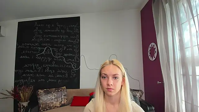 SonnySofia online show from May 22, 2026, 5:47 am